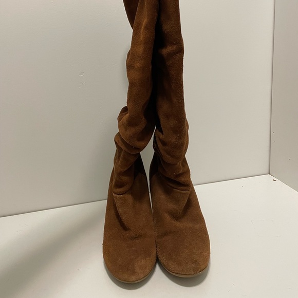 Le Chateau cognac genuine suede knee boots 38 - Picture 2 of 5